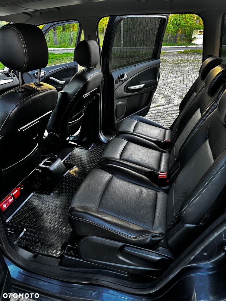 Ford Galaxy 2009 photo 4