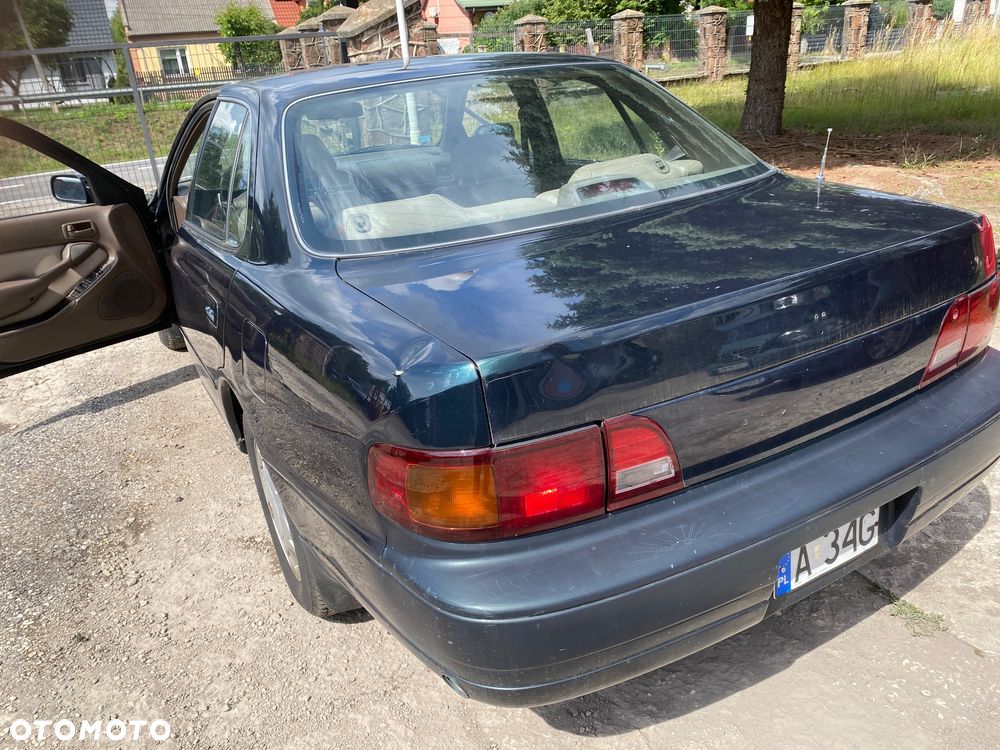 Toyota Camry 3.0 V6 LE - 6
