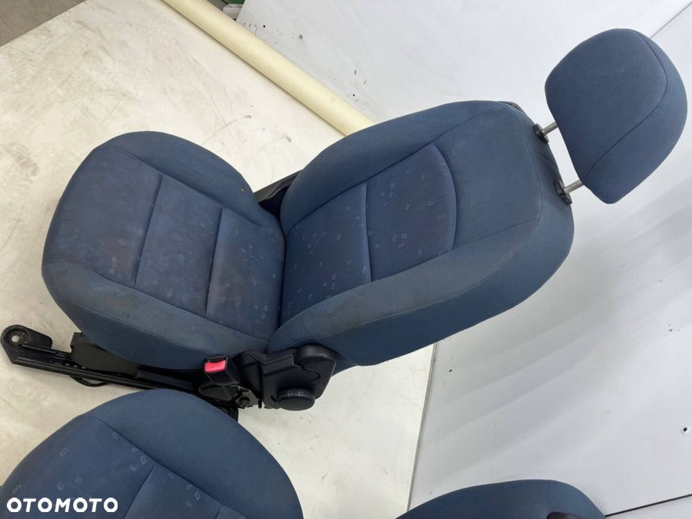 Fotele Mazda 2 I DY 02-07r. kanapa tylna KOMPLET do wyczyszczenia DG4 - 7