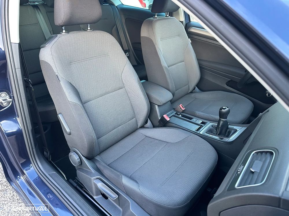 VW Golf 1.6 TDi R-Line - 10