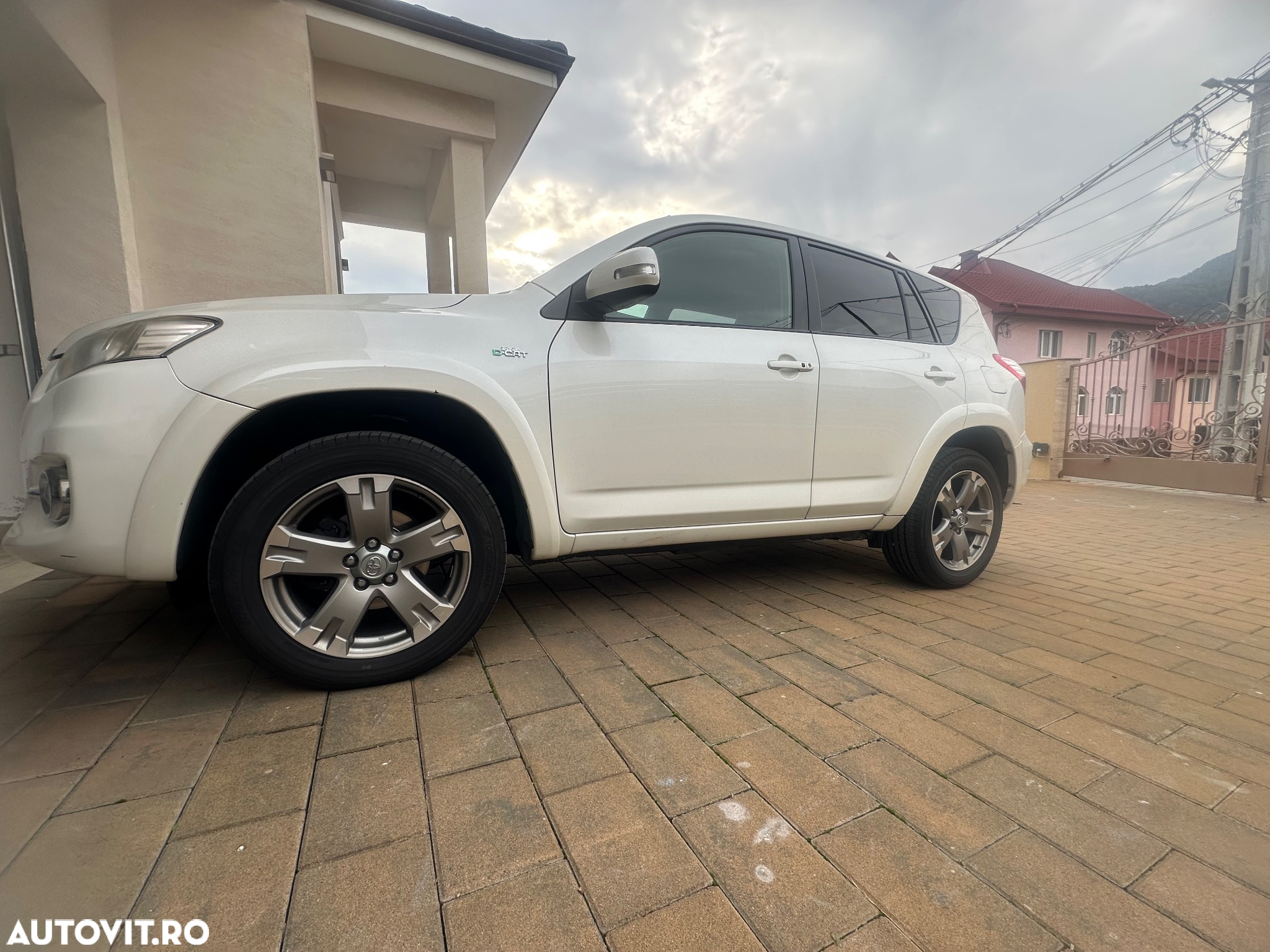 Toyota RAV4 2.2 D-4CAT 4WD Aut Luxury - 5