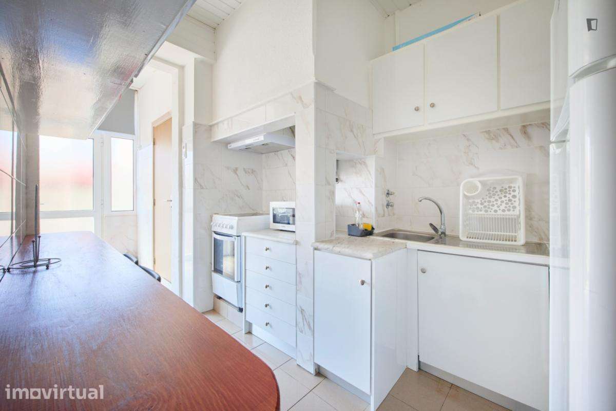 Quarto - localizado em Alameda Lisbon - Grande imagem: 2/45