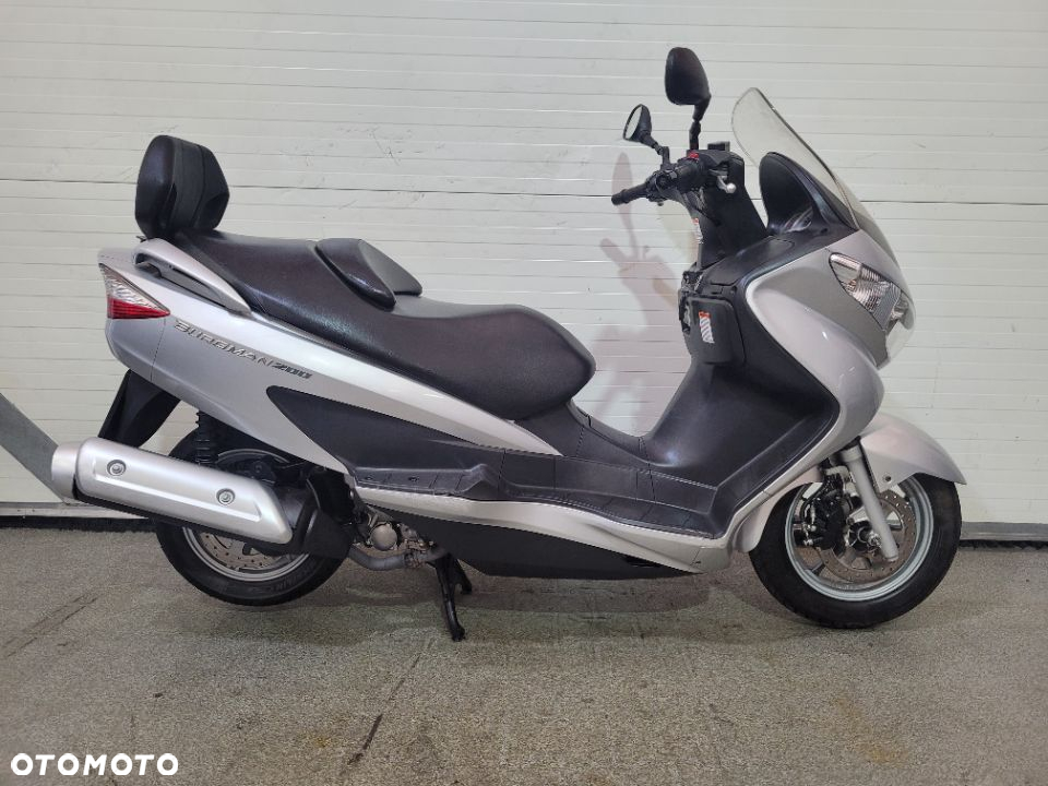 Suzuki Burgman - 4