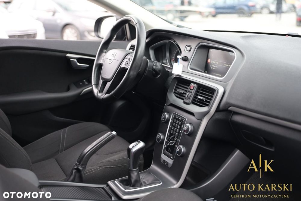 Volvo V40 - 8