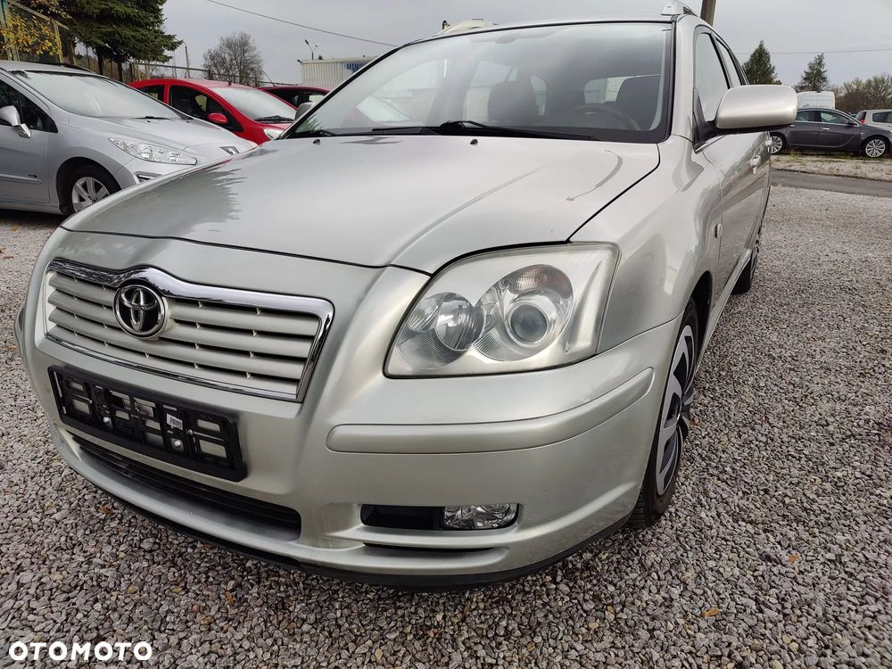 Toyota Avensis - 13