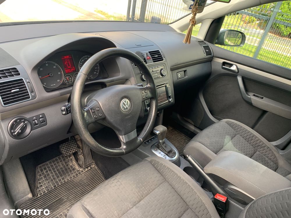Volkswagen Touran 1.9 TDI DSG Trendline - 16