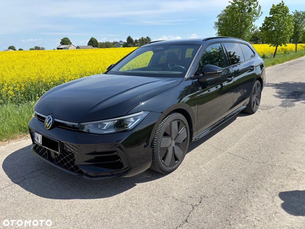 Volkswagen Passat - 1