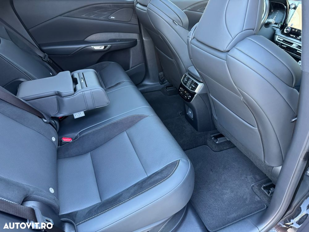 Lexus Seria RX - 17
