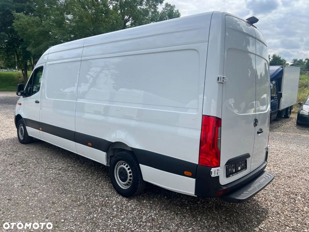 Mercedes-Benz Sprinter - 5