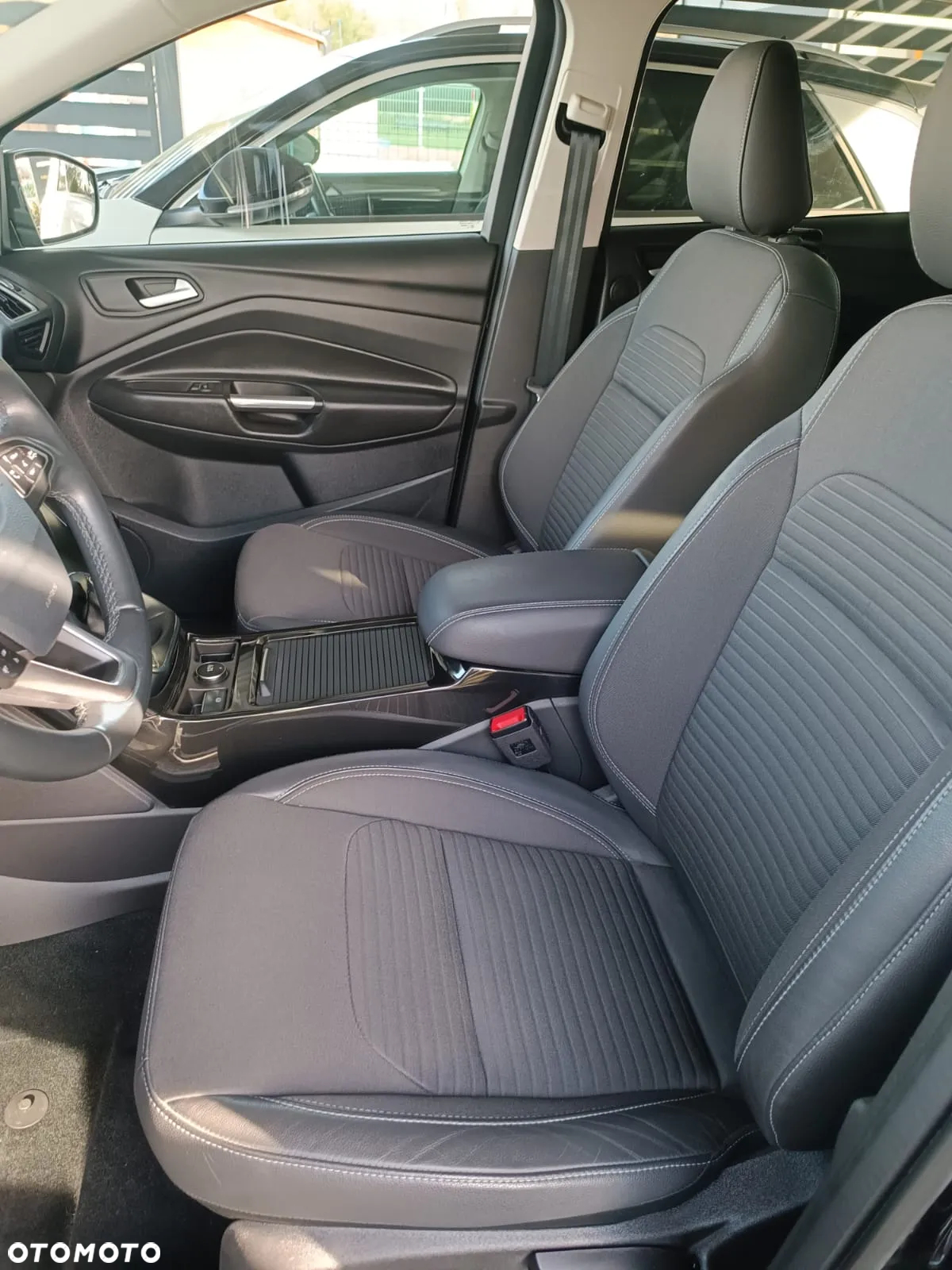 Ford Kuga 1.5 EcoBoost FWD Titanium ASS MMT6 - 35