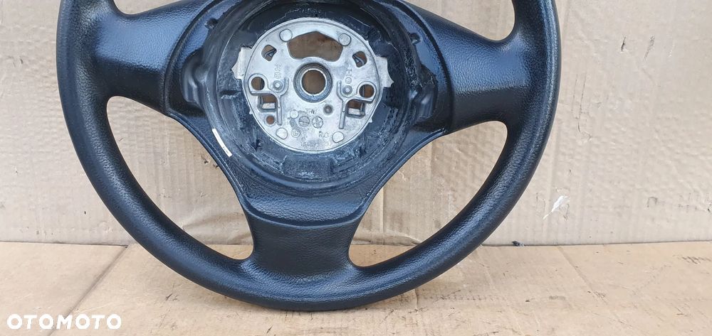 Kierownica oryginalna trójramienna BMW I E81 - 6
