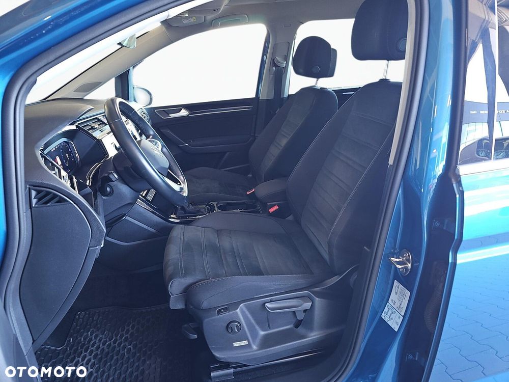 Volkswagen Touran - 11