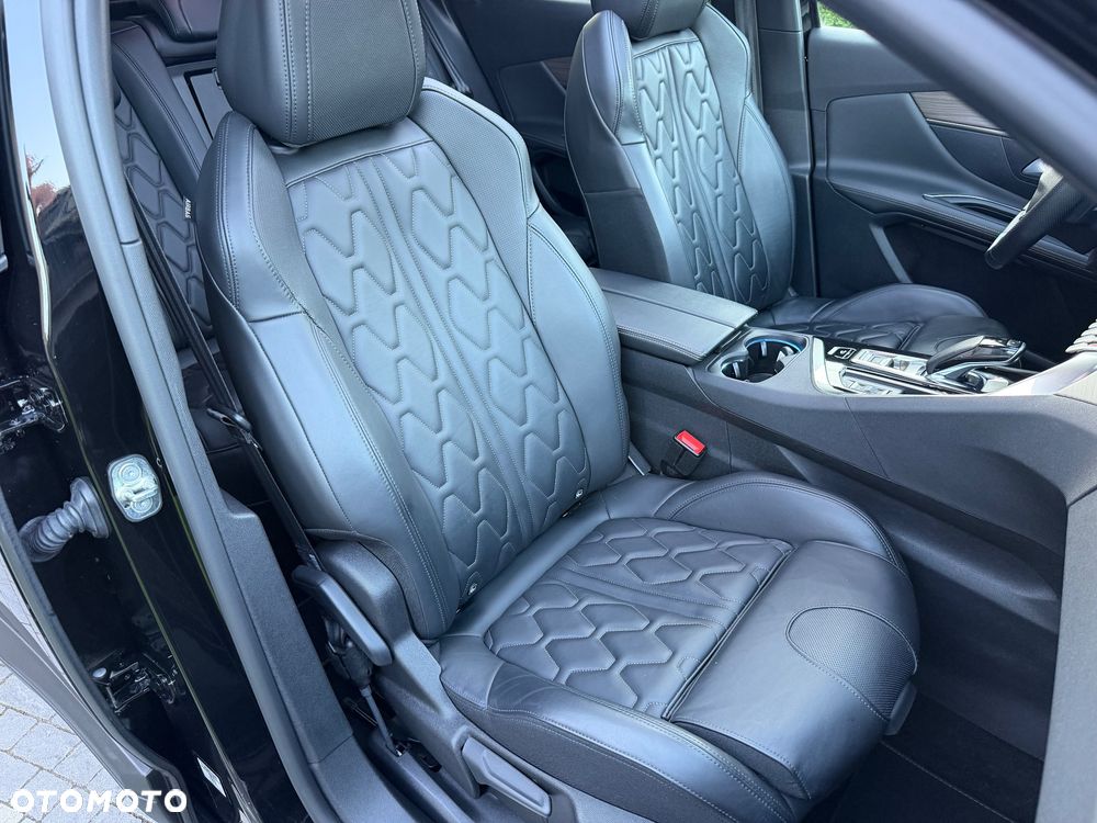 Peugeot 3008 1.6 PureTech Hybrid4 PHEV GT Pack S&S EAT8 - 17