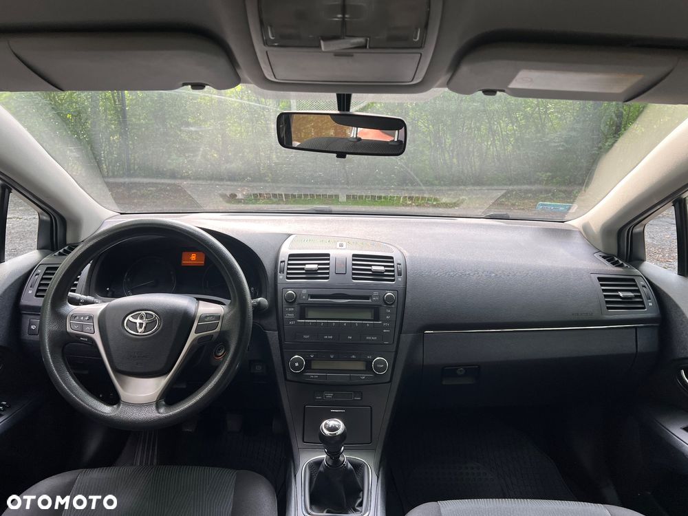 Toyota Avensis - 10