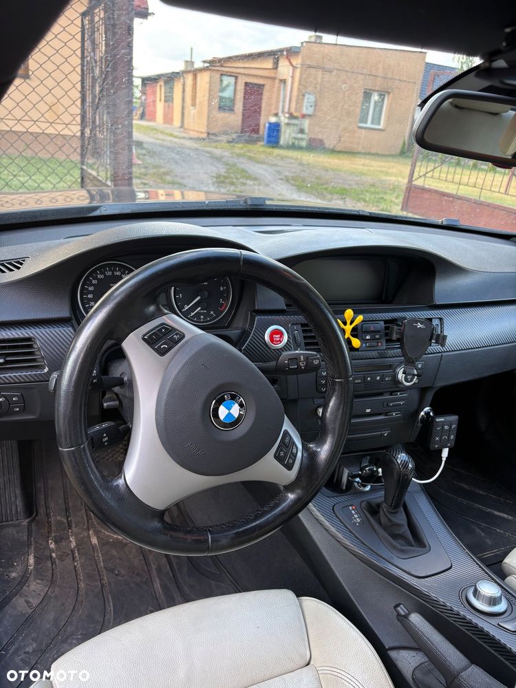 BMW Seria 3 330i - 12