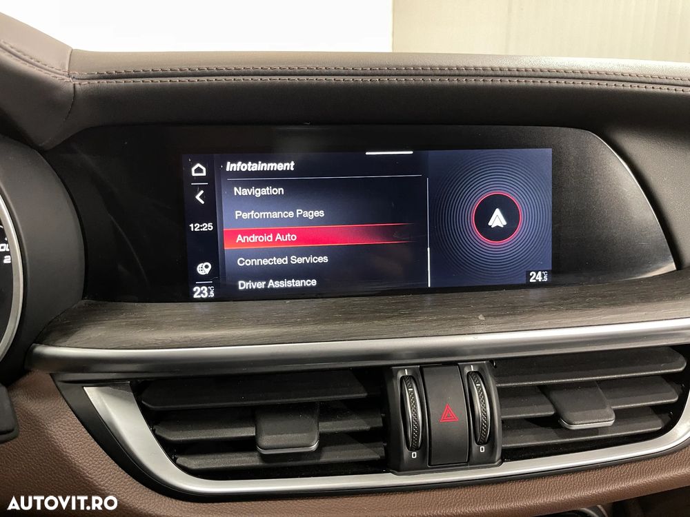 Alfa Romeo Stelvio 2.0 Turbo AWD AT8 Veloce - 24