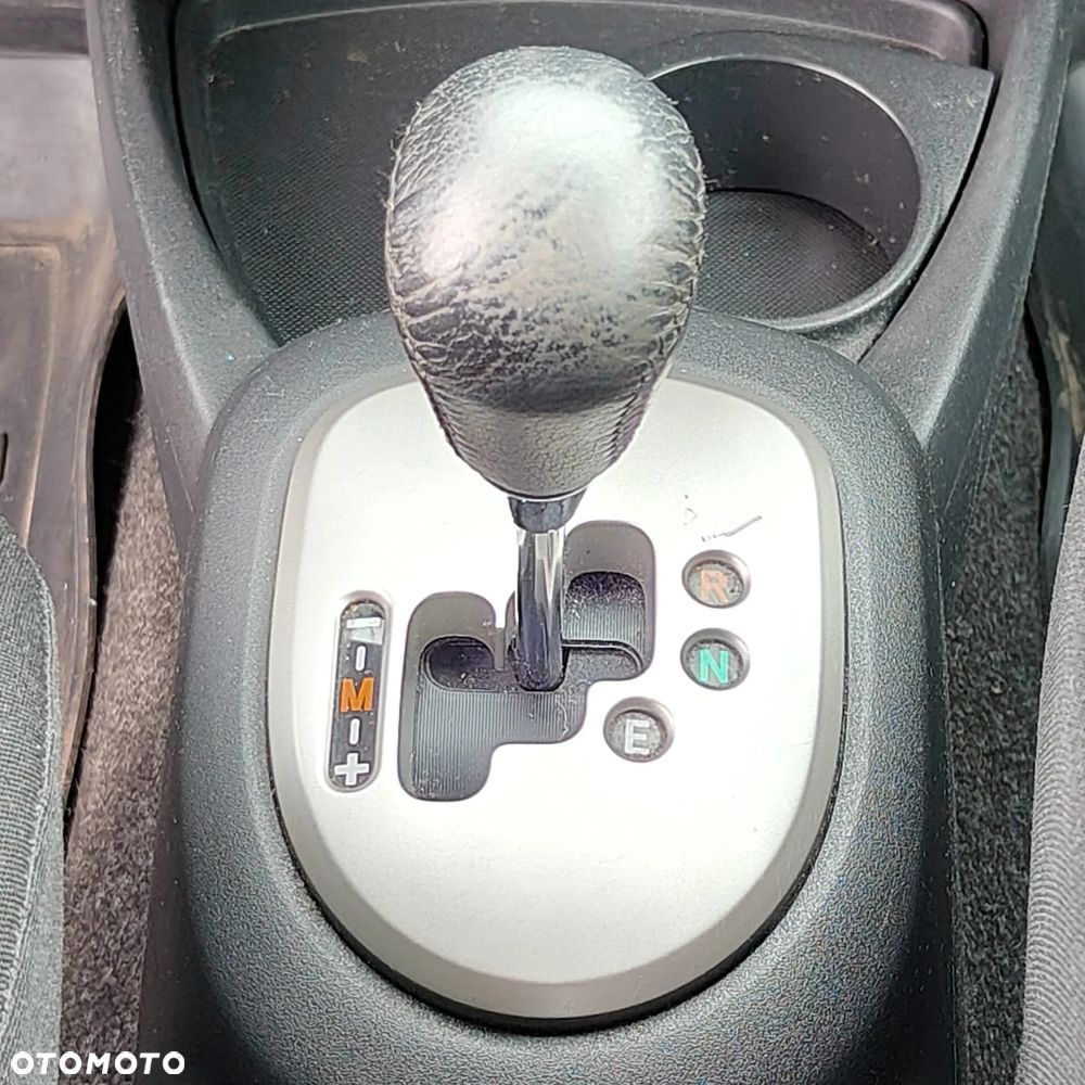 Toyota Yaris 1.3 Luna - 5