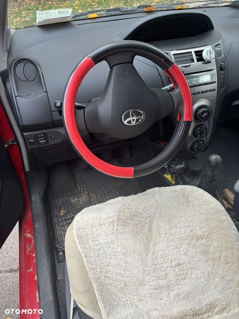 Toyota Yaris - 6