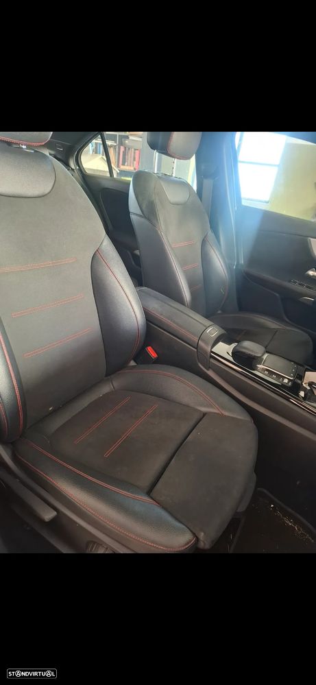 Mercedes-Benz A 250 Limousine e AMG Line - 8
