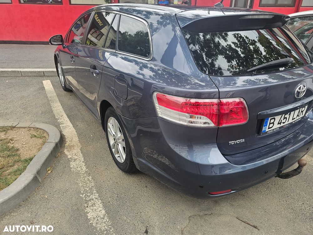 Toyota Avensis - 4