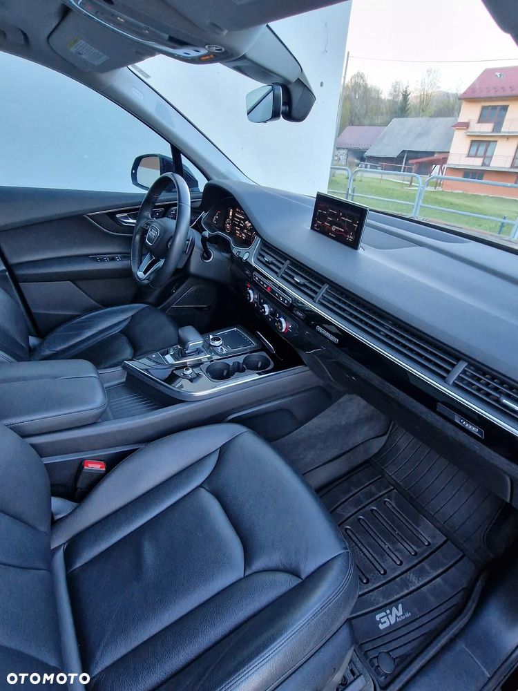 Audi Q7 - 11