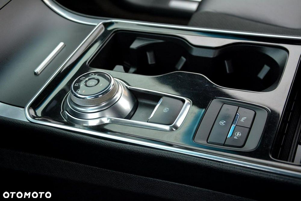 Ford Edge 2.0 EcoBlue Bi-Turbo 4x4 ST-LINE - 31