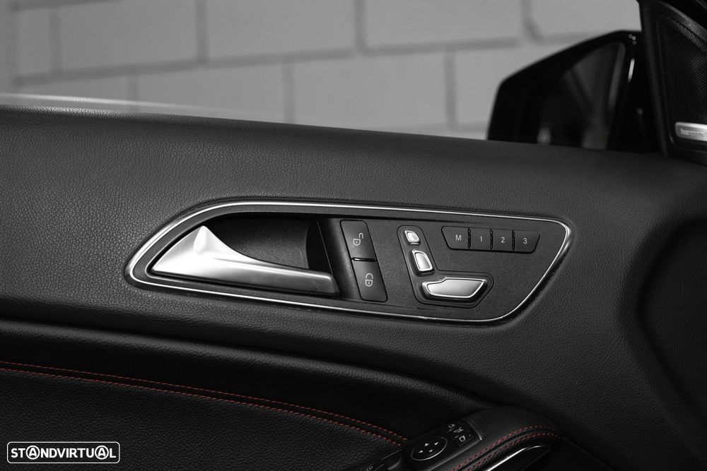 Mercedes-Benz A 45 AMG 4Matic Speedshift 7G-DCT - 23