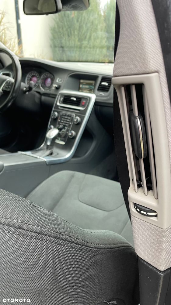 Volvo V60 D2 Geartronic Powershift Kinetic - 31