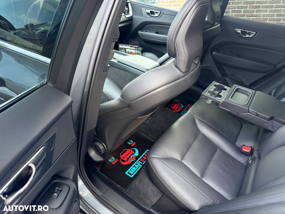 Volvo XC 60 B4 MHEV AWD Momentum Pro - 15