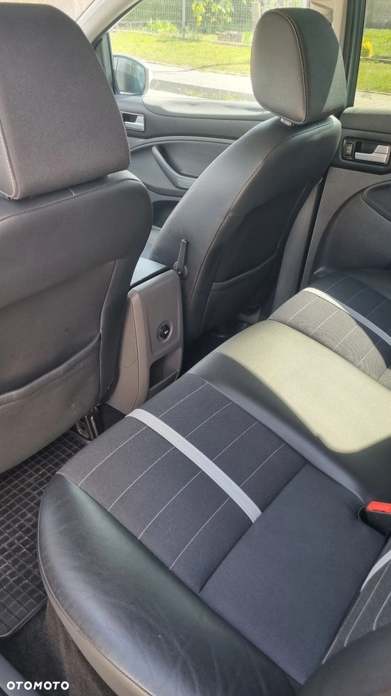 Ford Kuga 2.0 TDCi 4x4 Titanium - 10