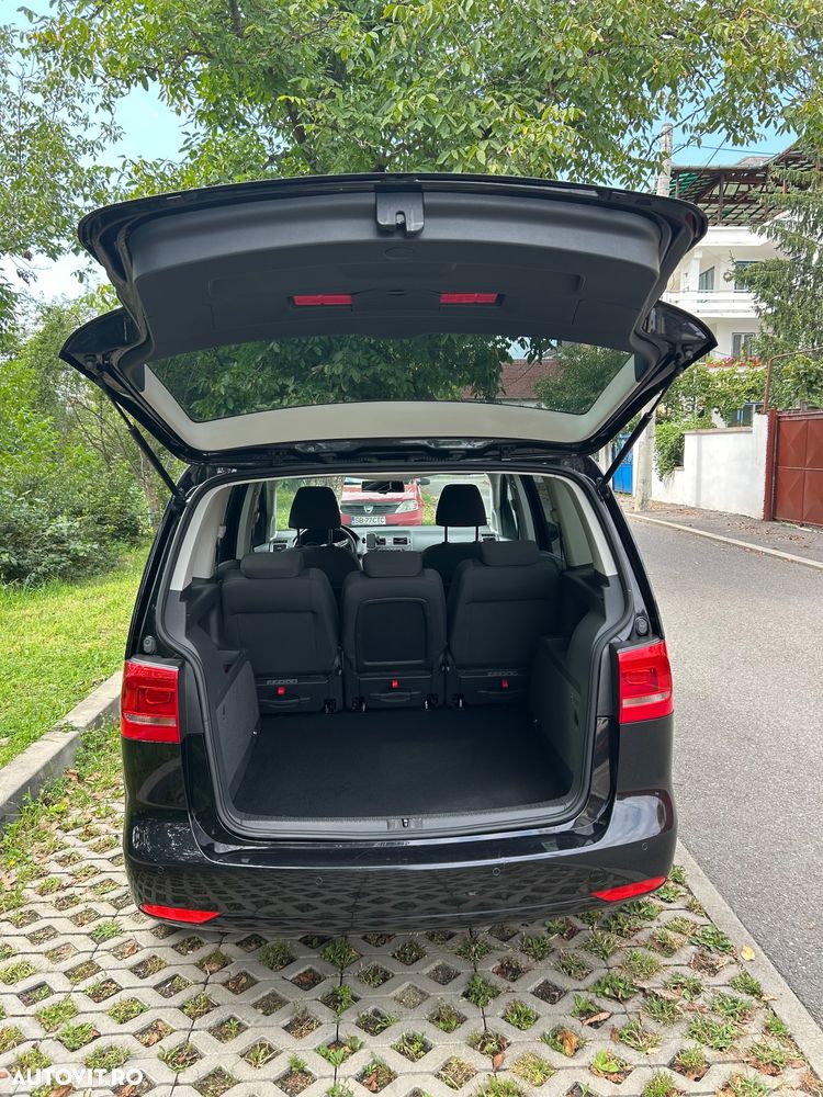 Volkswagen Touran 2.0 TDI DPF DSG Highline - 12