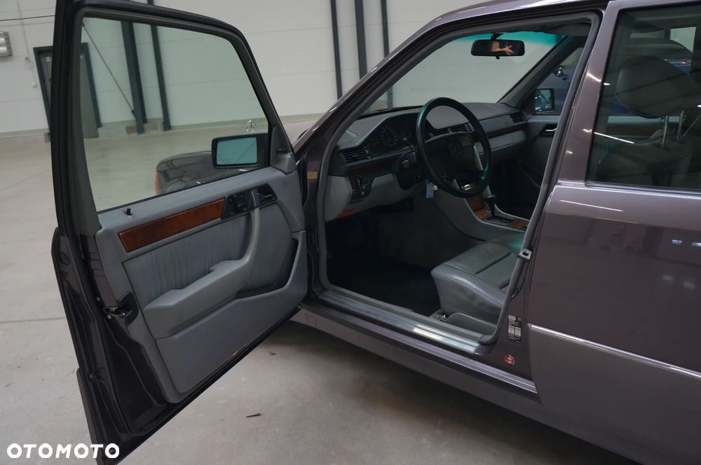 Mercedes-Benz W124 (1984-1993) - 33