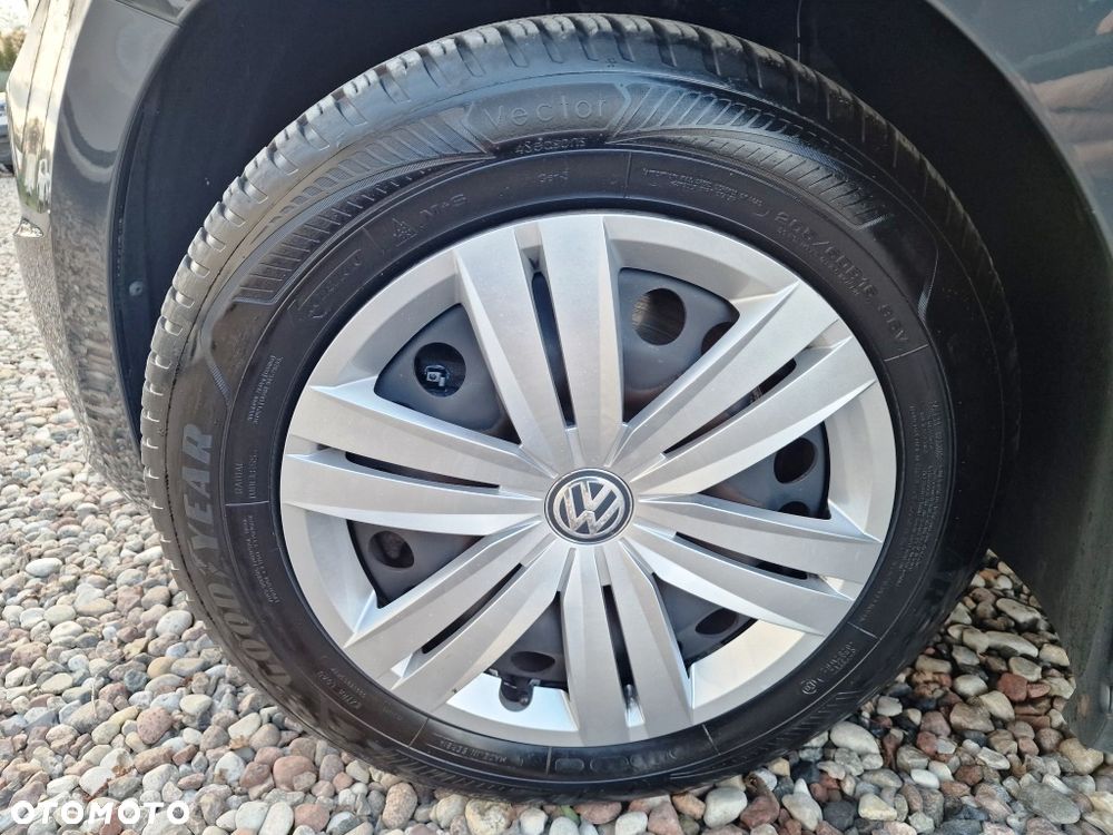 Volkswagen Touran - 21