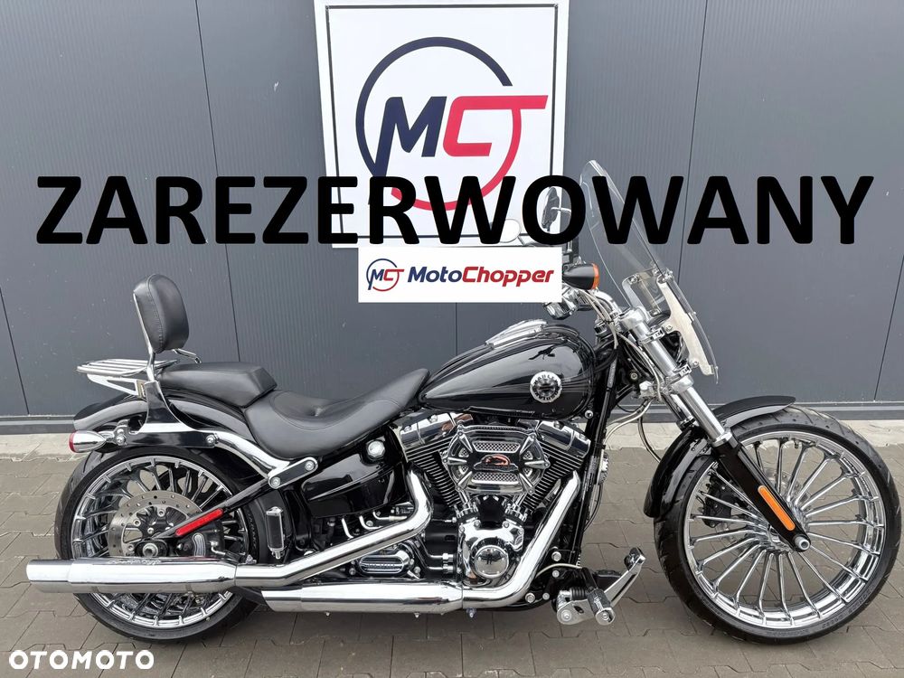 Harley-Davidson Softail Breakout - 1