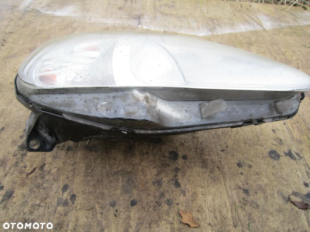Lampa przód przednia prawa Fiat Grande Punto Anglik - 4