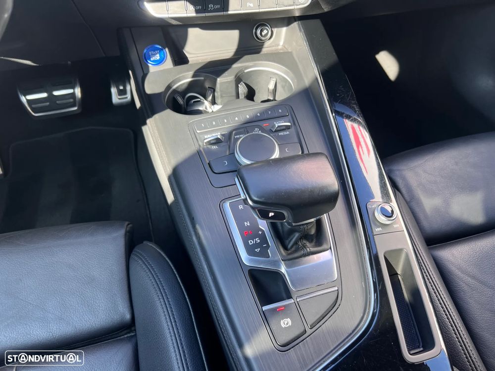 Audi A4 2.0 TDI S-line S tronic - 16