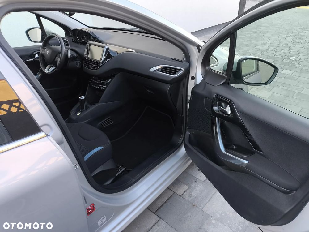 Peugeot 208 e-HDi FAP 92 EGS6 Stop&Start Allure - 9