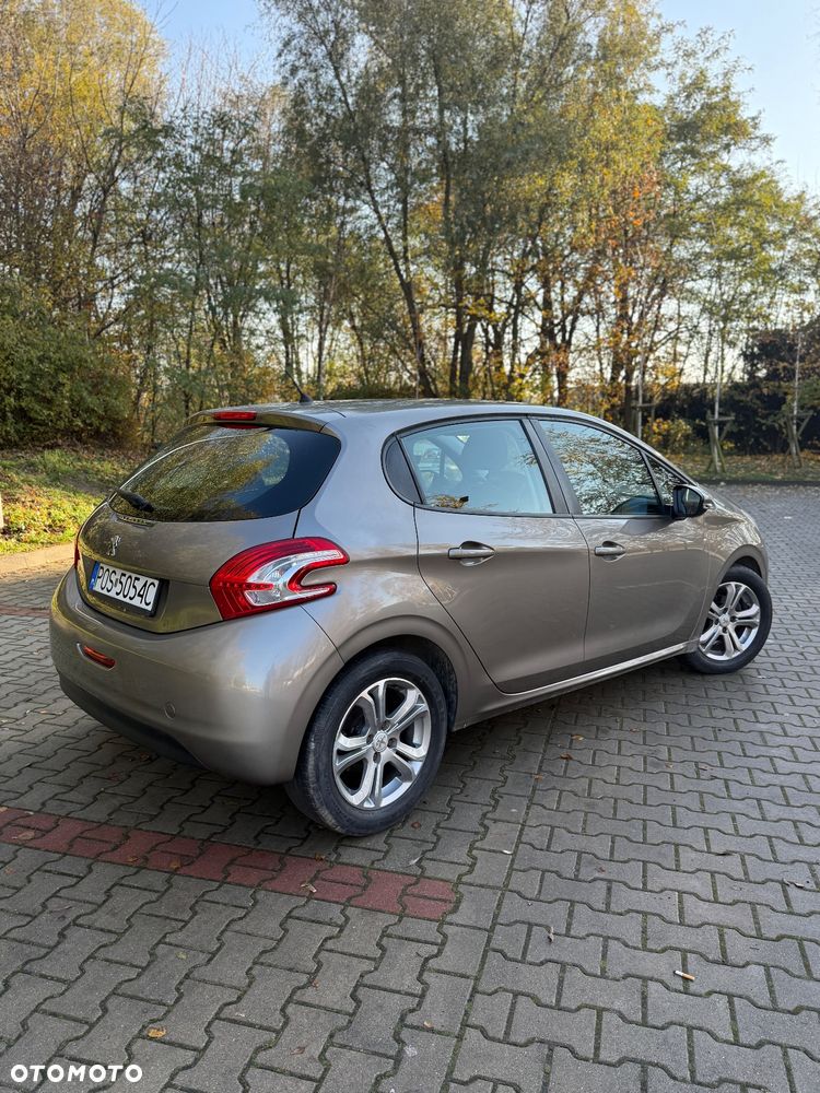 Peugeot 208 1.4 VTi Allure - 5