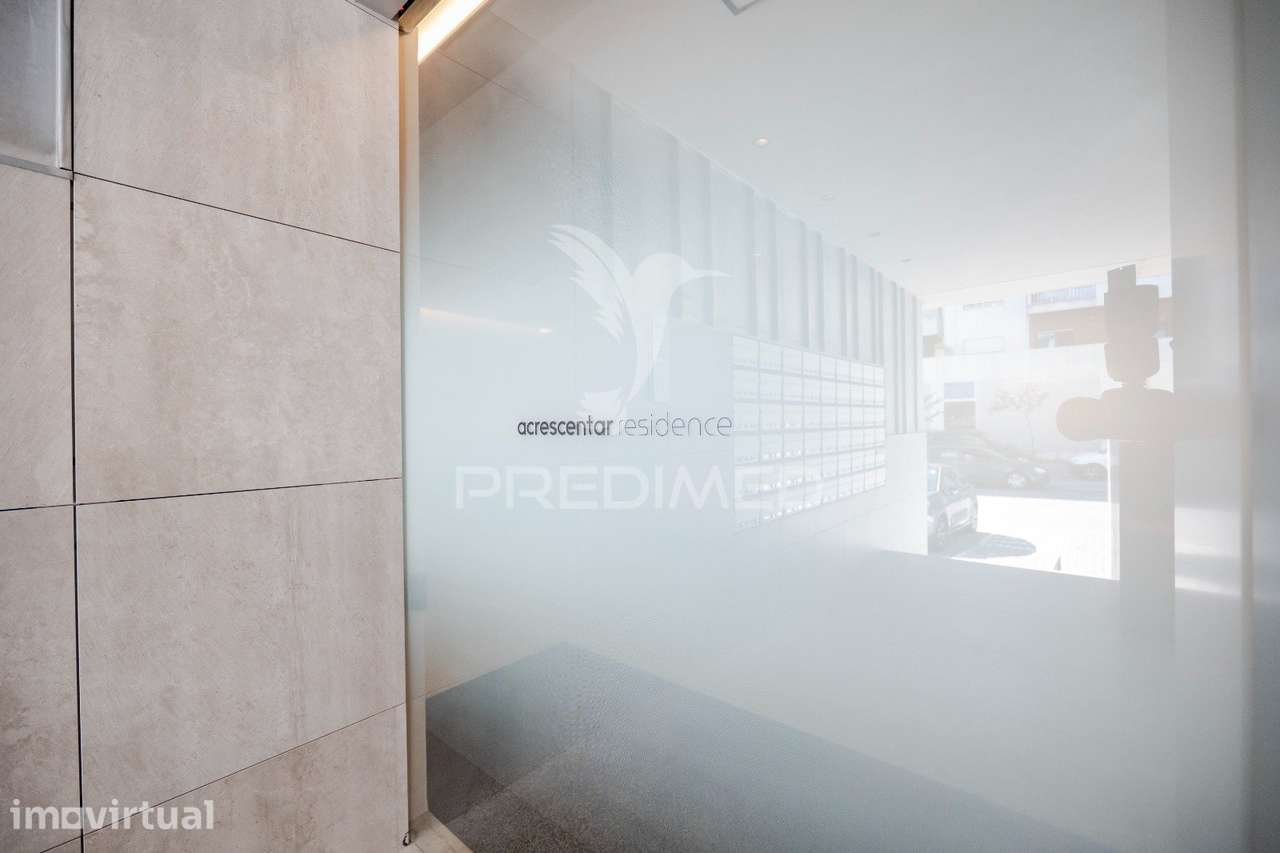 Novo T0 com Terraço Privativo no Prestigiado Condomínio Acrescentar... - Grande imagem: 4/38