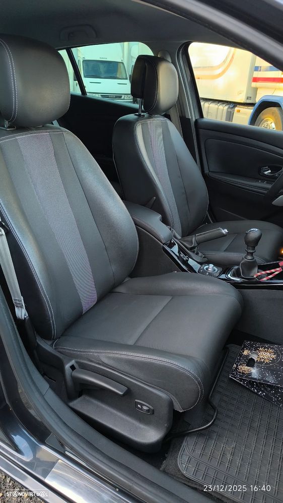 Renault Mégane ENERGY dCi 110 Start & Stop Bose Edition - 29