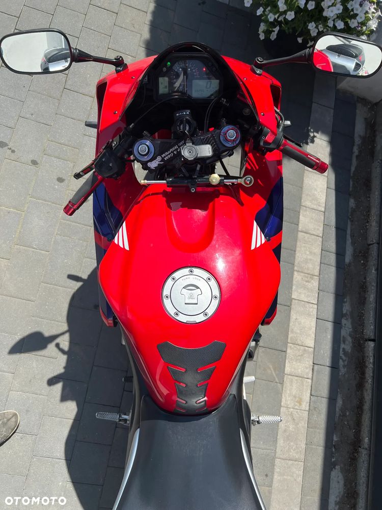 Honda CBR - 8