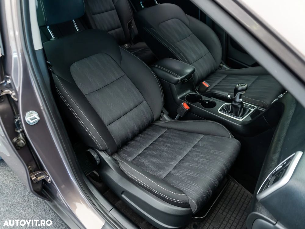 Kia Sportage 1.6 GDI 2WD Black Edition - 8