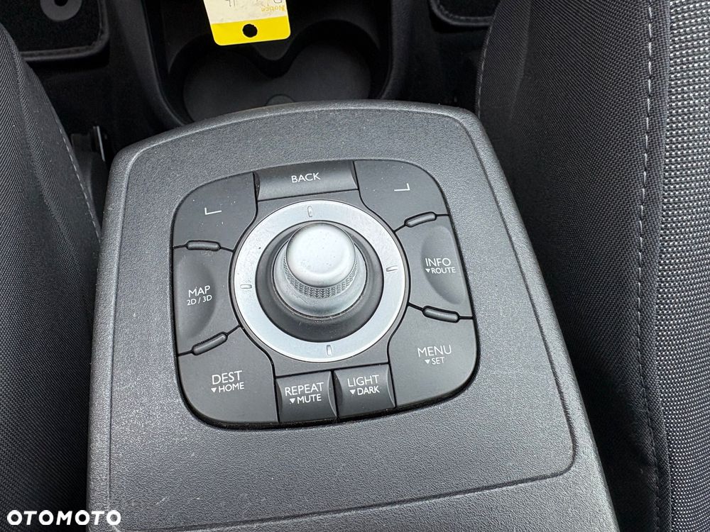 Renault Scenic 1.6 16V 110 Dynamique - 20