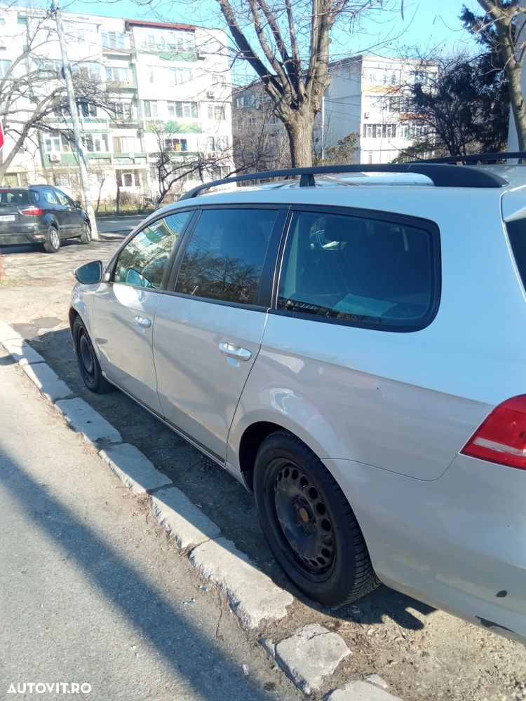 Volkswagen Passat 1.6 TDI DPF BlueMotion Technology Comfortline - 4