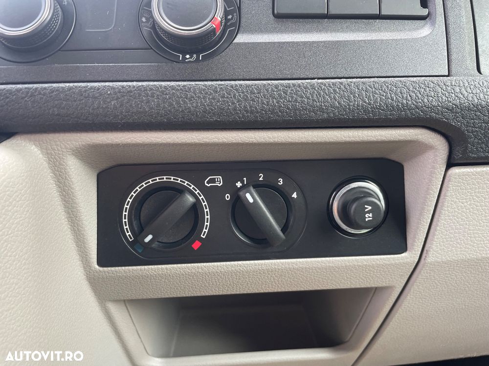 Volkswagen Transporter Multivan DSG Kurz 4MOTION Comfortline - 11