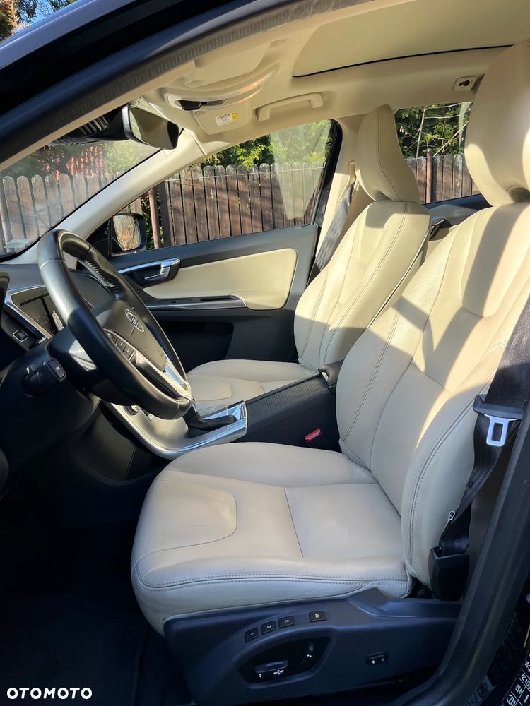 Volvo XC 60 D4 AWD Summum - 30