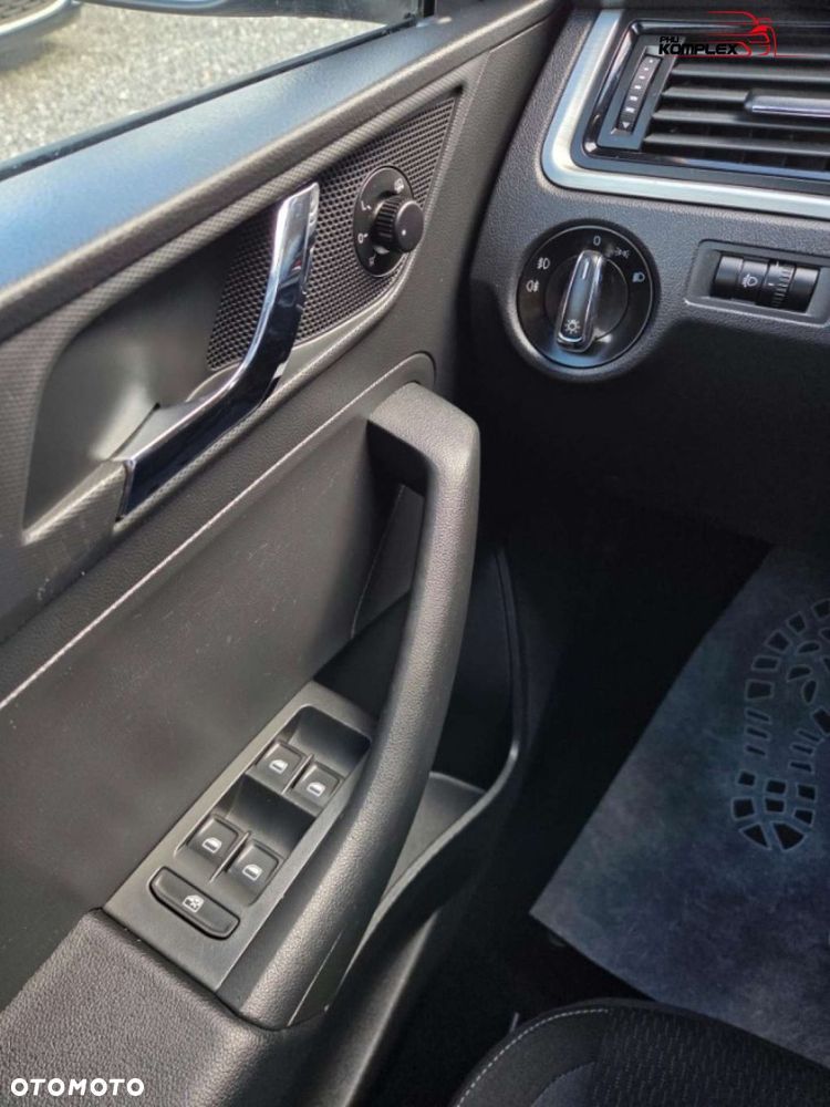 Skoda RAPID - 17