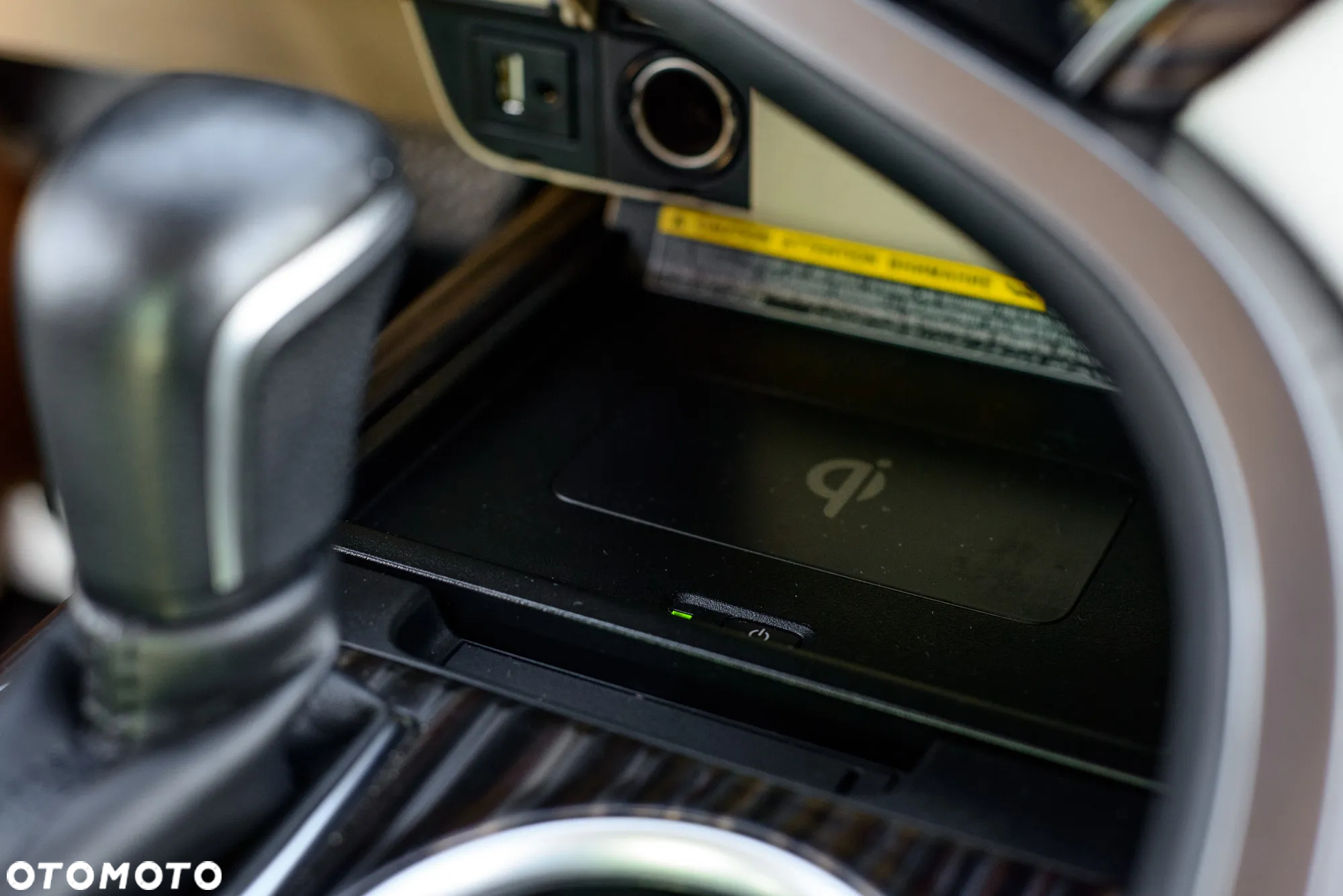 Toyota Camry 2.5 Hybrid Executive CVT - 36