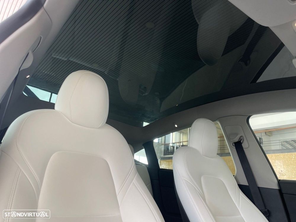 Tesla Model Y Long Range Dual Motor AWD - 10