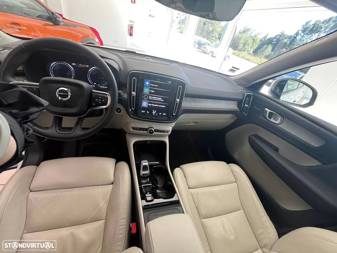 Volvo XC 40 1.5 T2 Plus Dark Auto - 4